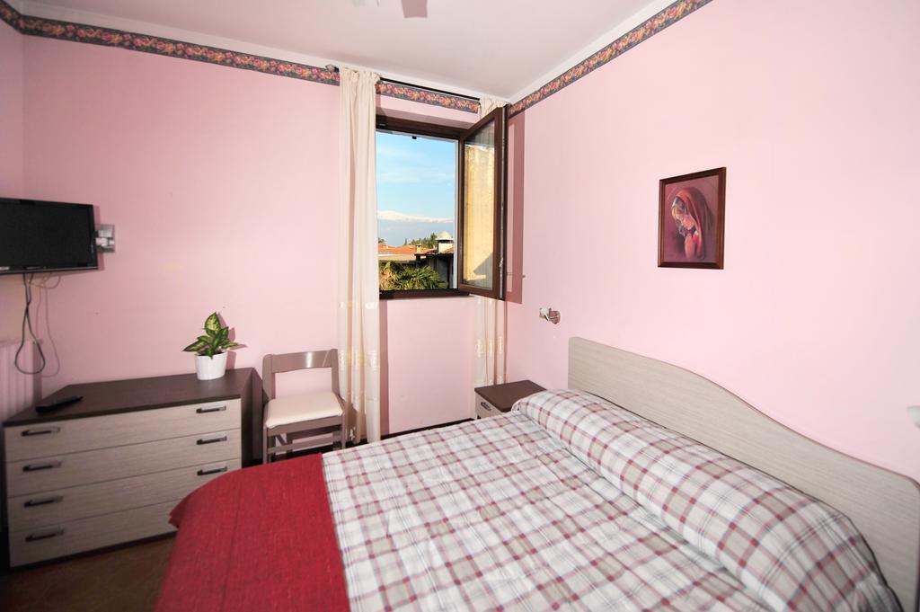 Casabb Apartment ตอสโกลาโน มาแดร์โน ภายนอก รูปภาพ