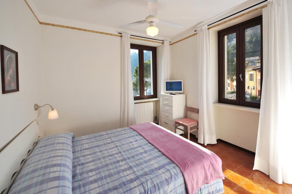 Casabb Apartment ตอสโกลาโน มาแดร์โน ภายนอก รูปภาพ